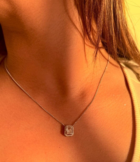 Radiant Emerald-Cut Halo Jewellery Set